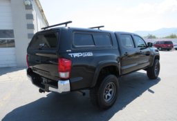 2017 Toyota Tacoma - Thumbnail 7