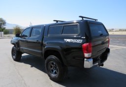 2017 Toyota Tacoma - Thumbnail 8