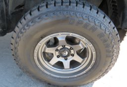 2017 Toyota Tacoma - Thumbnail 34