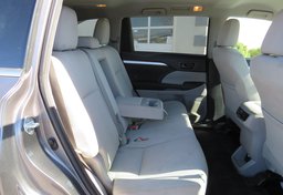 2015 Toyota Highlander - Thumbnail 29