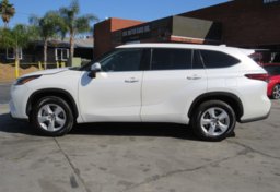 2021 Toyota Highlander - Thumbnail 5