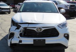 2021 Toyota Highlander - Thumbnail 14