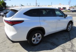 2021 Toyota Highlander - Thumbnail 10