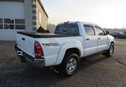 2015 Toyota Tacoma - Thumbnail 6