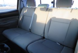 2015 Toyota Tacoma - Thumbnail 25