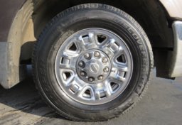 2017 Nissan NV Passenger - Thumbnail 19