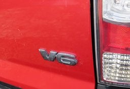 2015 Toyota Tacoma - Thumbnail 20