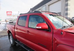 2015 Toyota Tacoma - Thumbnail 16