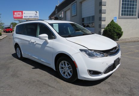 Picture of 2020 Chrysler Pacifica