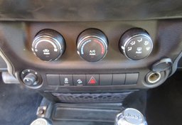 2017 Jeep Wrangler Unlimited - Thumbnail 33