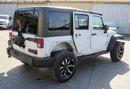 2017 Jeep Wrangler Unlimited - Thumbnail 10