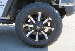 2017 Jeep Wrangler Unlimited - Thumbnail 11