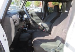 2017 Jeep Wrangler Unlimited - Thumbnail 23