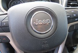 2018 Jeep Cherokee - Thumbnail 33