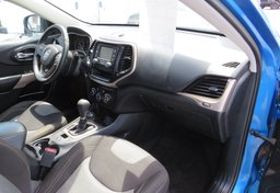 2018 Jeep Cherokee - Thumbnail 25