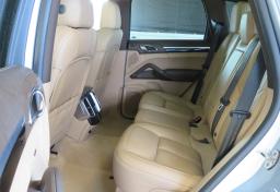 2017 Porsche Cayenne - Thumbnail 17