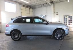 2017 Porsche Cayenne - Thumbnail 6