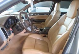 2017 Porsche Cayenne - Thumbnail 13