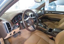 2017 Porsche Cayenne - Thumbnail 11