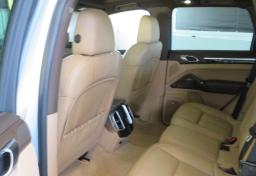 2017 Porsche Cayenne - Thumbnail 14