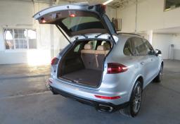 2017 Porsche Cayenne - Thumbnail 7