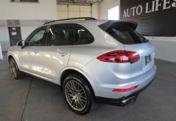2017 Porsche Cayenne - Thumbnail 5