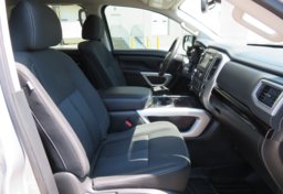 2017 Nissan Titan - Thumbnail 33