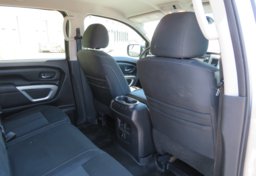 2017 Nissan Titan - Thumbnail 35