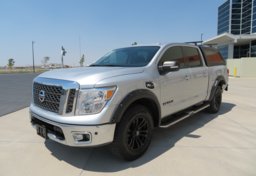 2017 Nissan Titan - Thumbnail 5