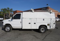 2019 Ford E-Series Cutaway - Thumbnail 3