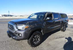 2018 Toyota Tacoma - Thumbnail 2