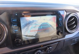 2018 Toyota Tacoma - Thumbnail 32