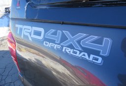 2018 Toyota Tacoma - Thumbnail 14