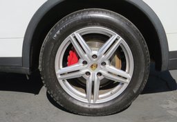 2015 Porsche Cayenne - Thumbnail 20