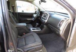 2019 Chevrolet Colorado - Thumbnail 24