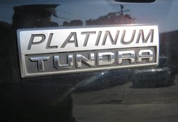 2015 Toyota Tundra 4WD Truck - Thumbnail 16