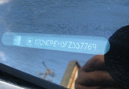 2015 Chevrolet Silverado 1500 - Thumbnail 32