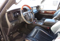 2016 Lincoln Navigator - Thumbnail 32