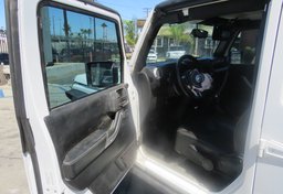 2013 Jeep Wrangler Unlimited - Thumbnail 19