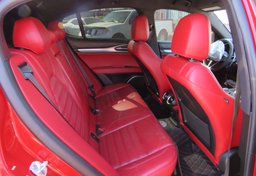 2018 Alfa Romeo Stelvio - Thumbnail 32