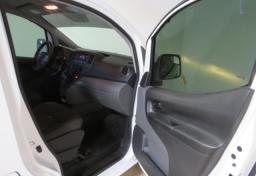 2021 Nissan NV200 - Thumbnail 26