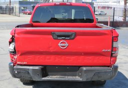 2022 Nissan Frontier - Thumbnail 12