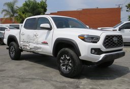 2020 Toyota Tacoma 4WD - Thumbnail 4