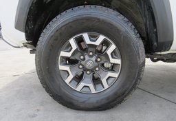 2020 Toyota Tacoma 4WD - Thumbnail 18