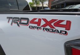 2020 Toyota Tacoma 4WD - Thumbnail 23