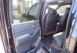 2022 Nissan Frontier - Thumbnail 22