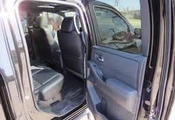 2022 Nissan Frontier - Thumbnail 23