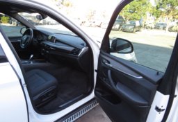 2017 BMW X5 - Thumbnail 24