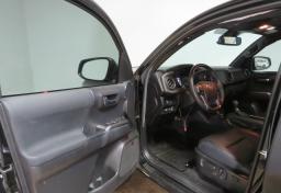 2022 Toyota Tacoma - Thumbnail 22