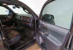 2022 Toyota Tacoma - Thumbnail 23